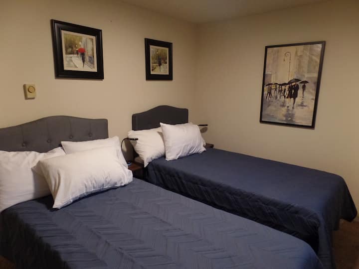 Втора спална соба составена од 2 близнаци 