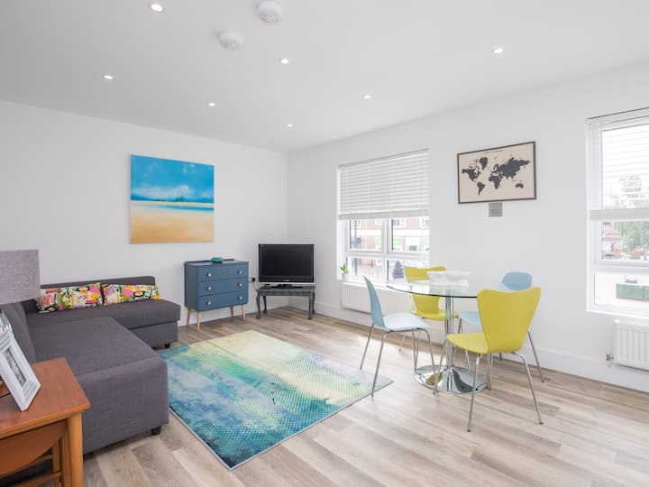 Modern & Roomy 2 Bed 2 Bath Apt In Windsor - Windsor Castle