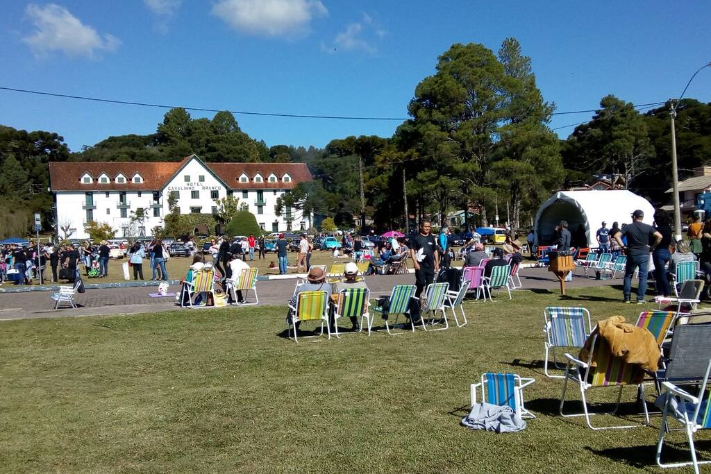 Festival de Outono , em frente ao o Hotel.