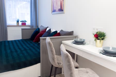 Brand New Uptown Apartment