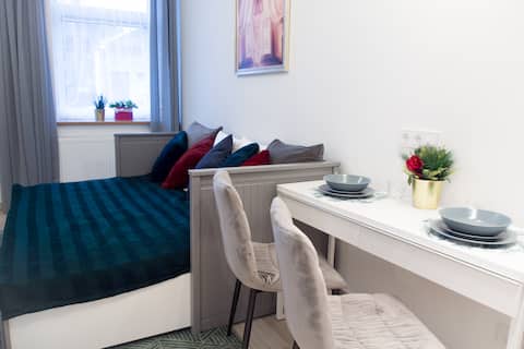 Brand New Uptown Apartment