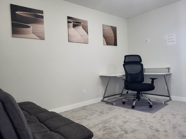 New 3 Bedrooms 2.5 Bath Duplex - Calgary