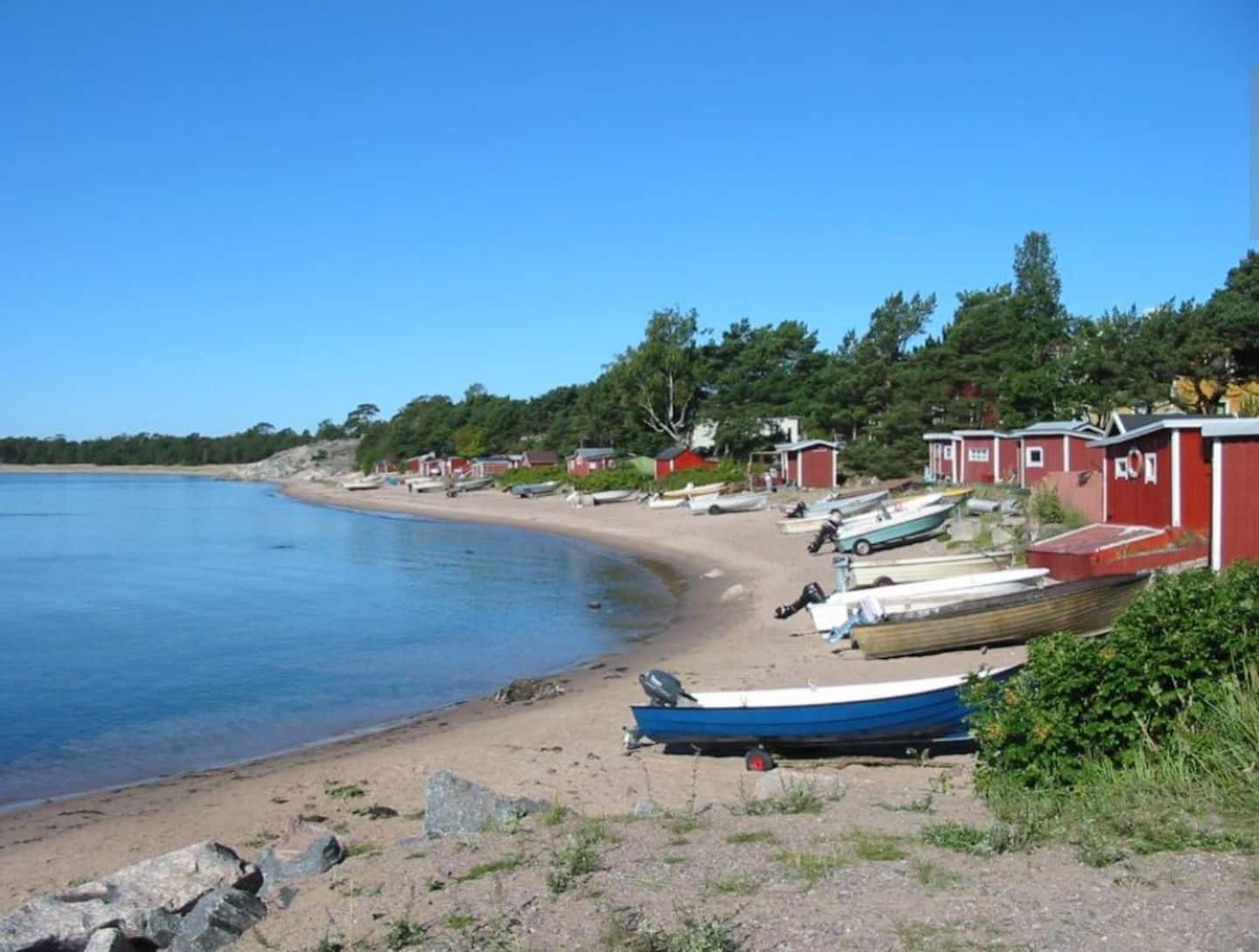 Huone Ja Pieni Keittiö, Tilava Wc+suihku 1
