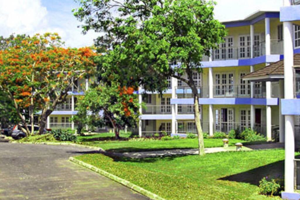 Gated community with 24 hour security - Feel safe and at home