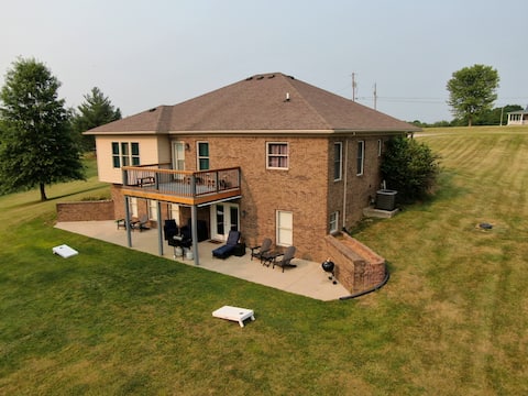 Relaxing Bourbon Trail Countryside Home & GameRoom