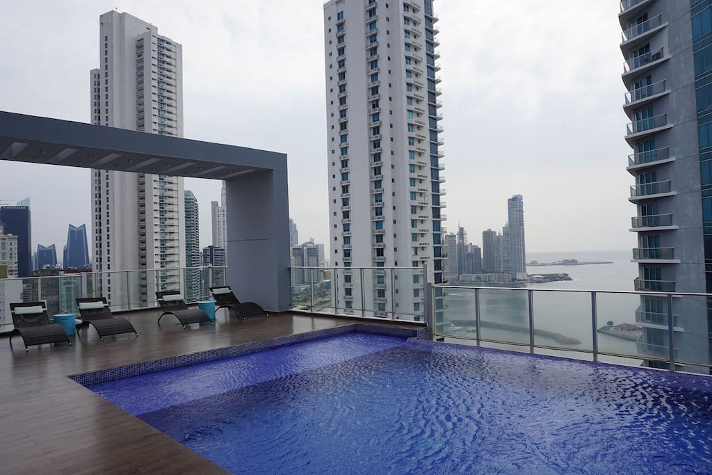 Pool (View of Cinta Costera)