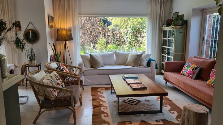 Casa en San Isidro con parque y piscina