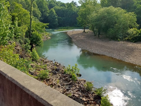 Bucks Ridge Cabin on south fork of the Caddo
