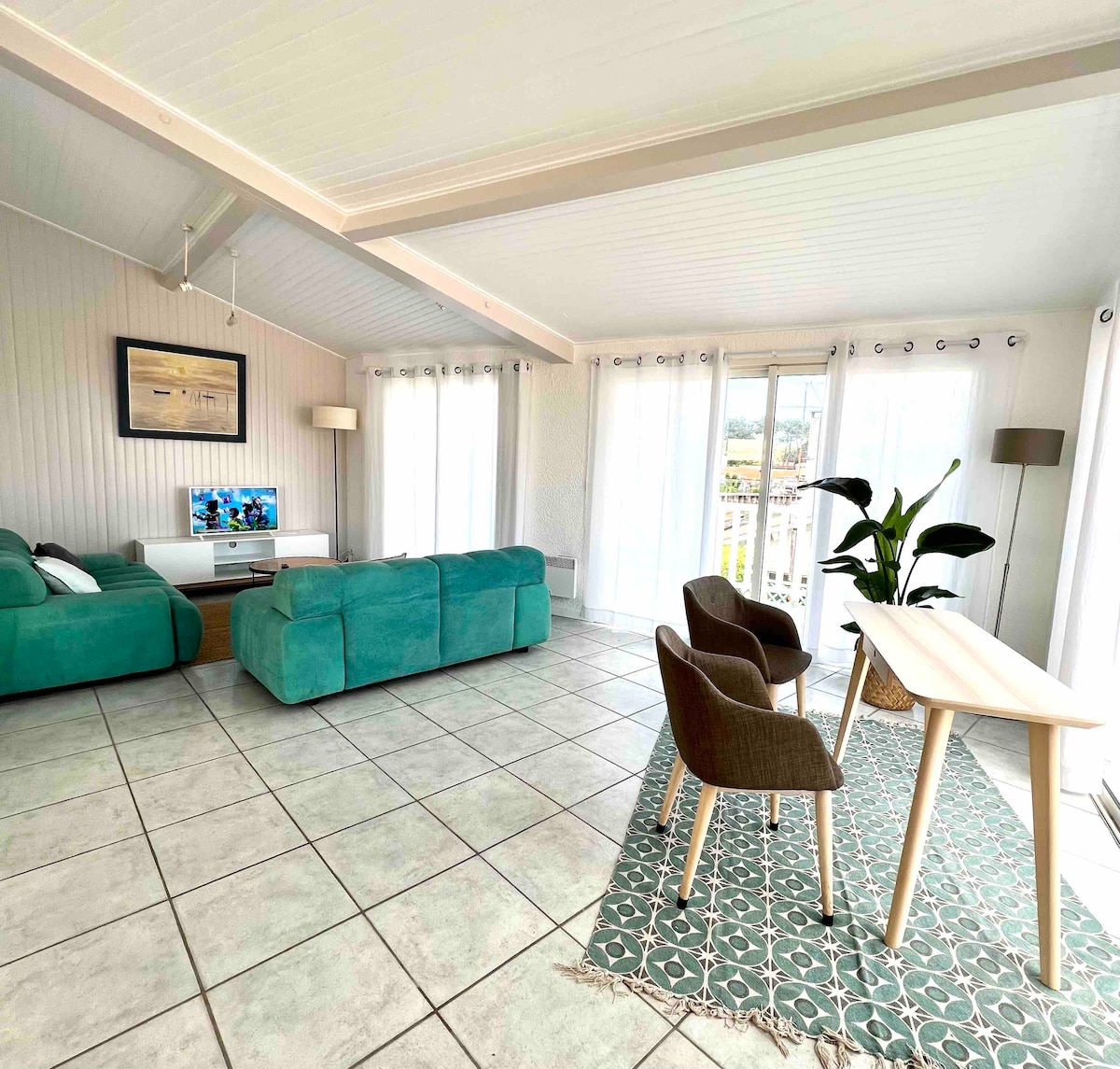 Popular Airbnb listing: Beautiful Apartment – View of the Bay in Piraillan in Lège Cap Ferret