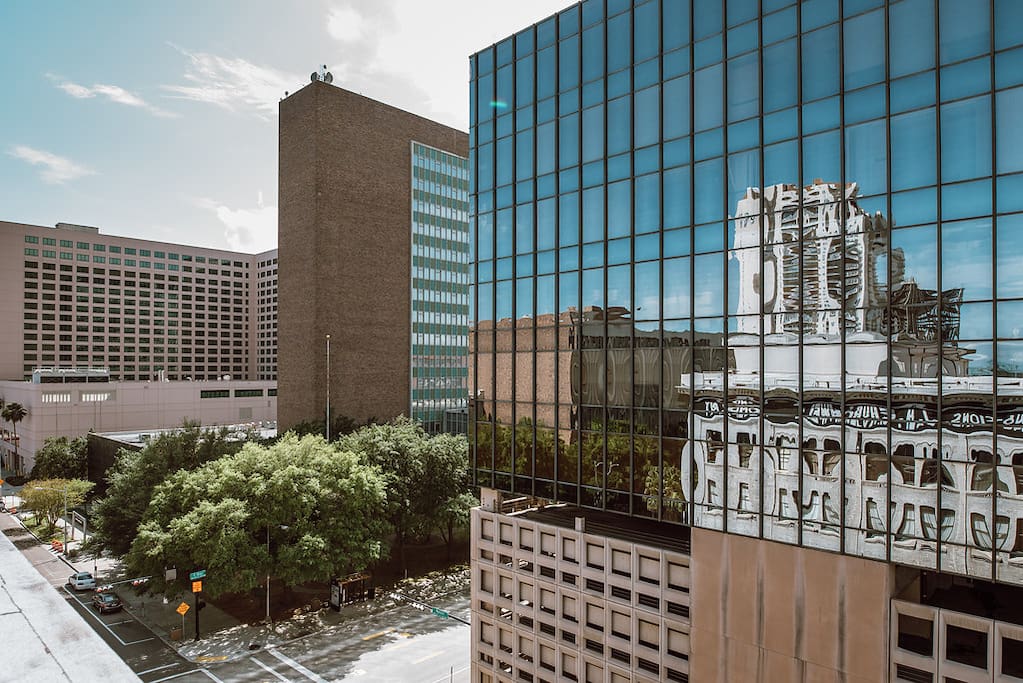 Within walking distance to businesses, stadiums, cultural venues and fine dining.