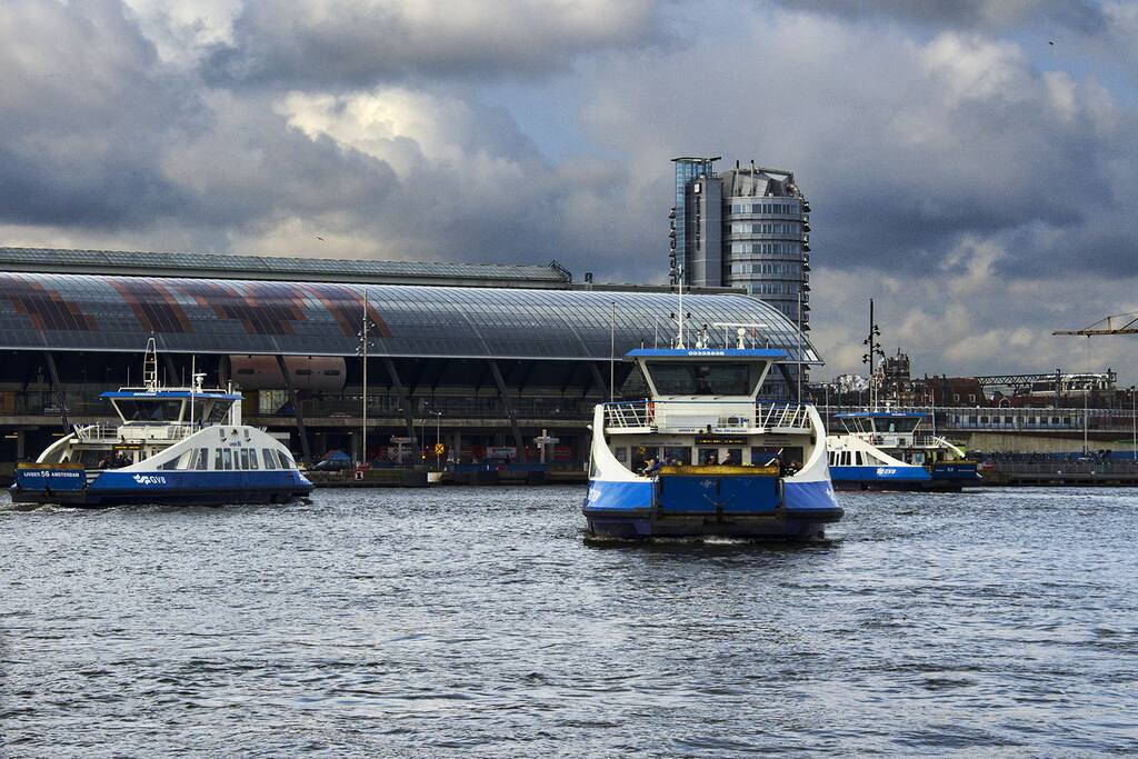 ferry to cs, het ij