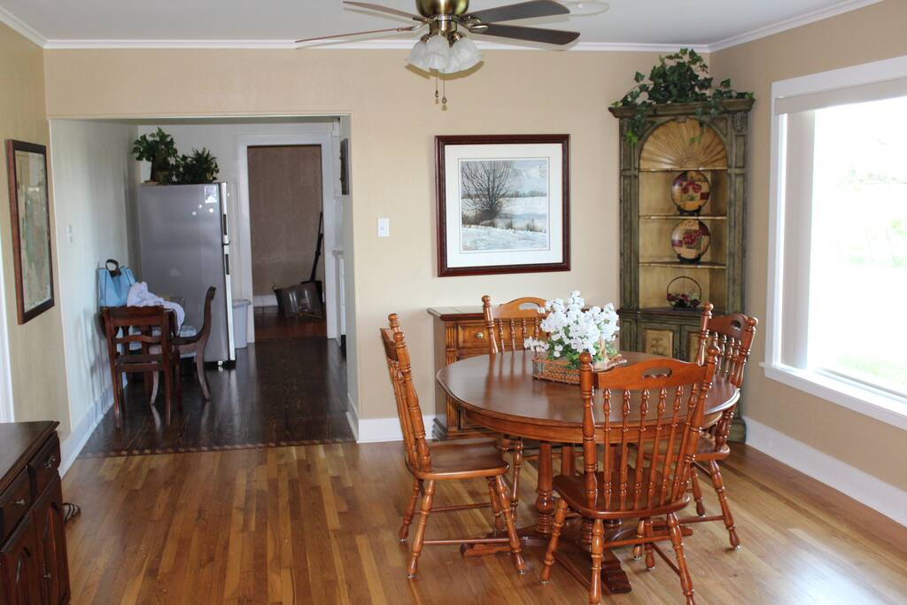 DINNING ROOM