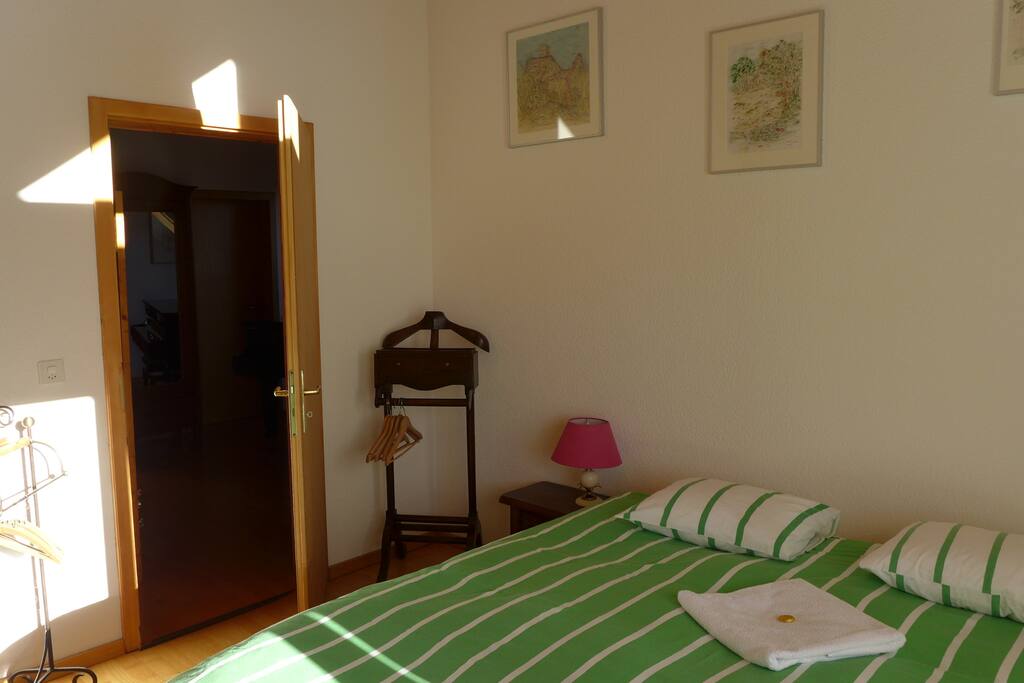 Chambre avec vue sur les Alpes
