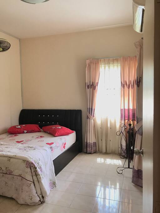 Bedroom 1: Queen size bed with private bathroom