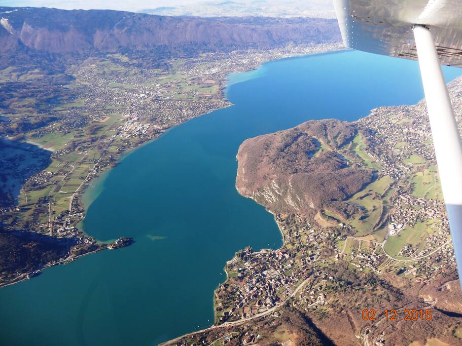 Hébergement situé sur la rive ouest du lac d'Annecy
