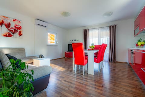 Top performing Airbnb: Villa Lorema - Pool,Jacuzzi & 5600 m² gated estate in Općina Sveti Filip I Jakov