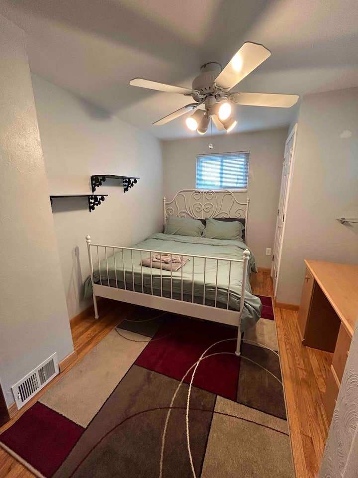 Ďalšia spálňa s manželskou posteľou