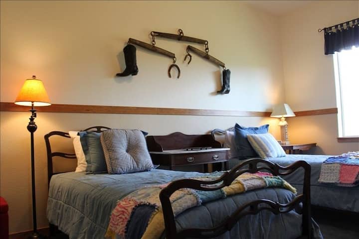 Главен кат со две спални соби