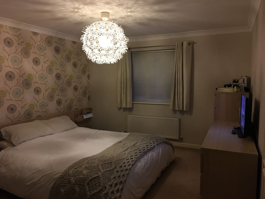 Large bedroom with en suite