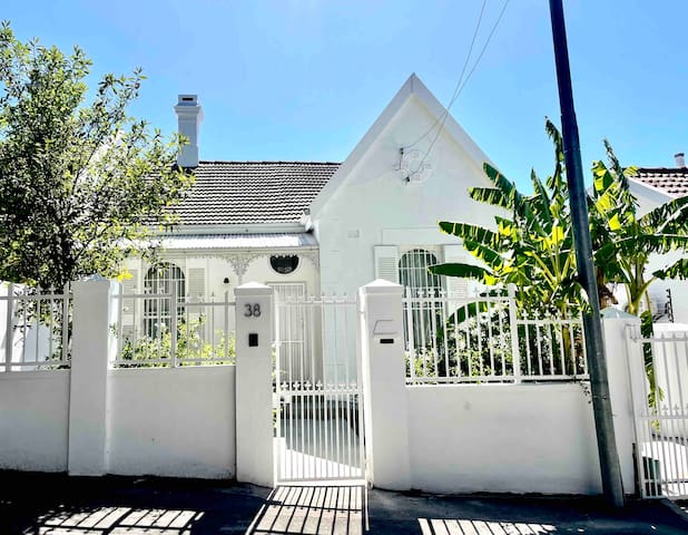 Classy and relaxing home in Tamboerskloof