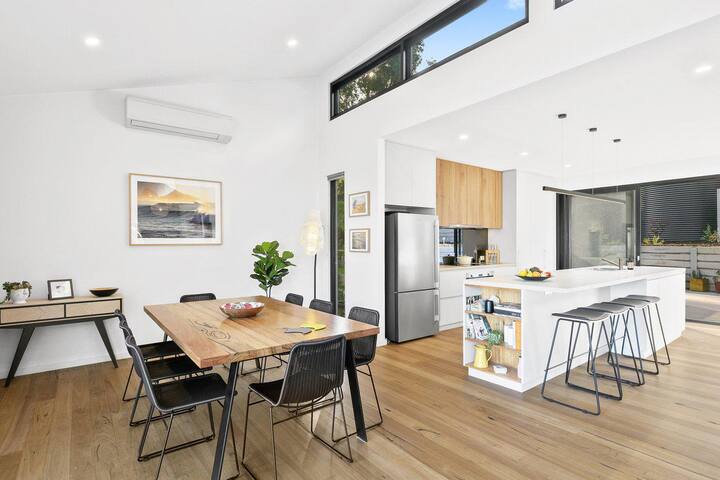 Wye9 – beautiful treetop and beach views gallery image 3