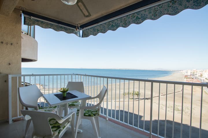 Beachfront Location. Stunning Views, - La Marina