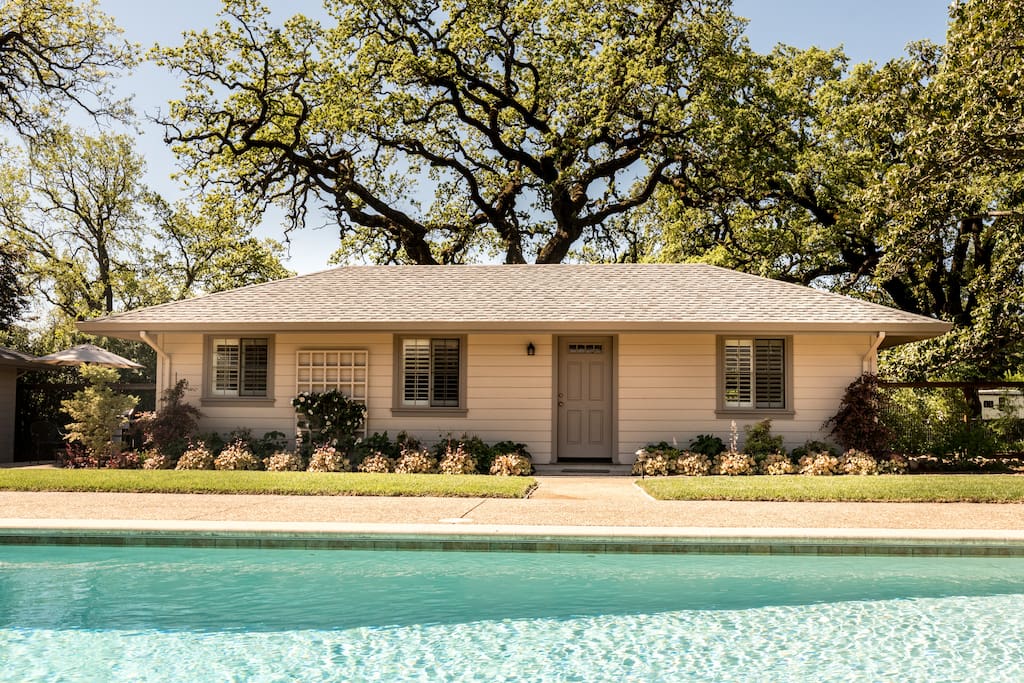 Sonoma Rosso Wine Country Cottage Houses for Rent in Kenwood