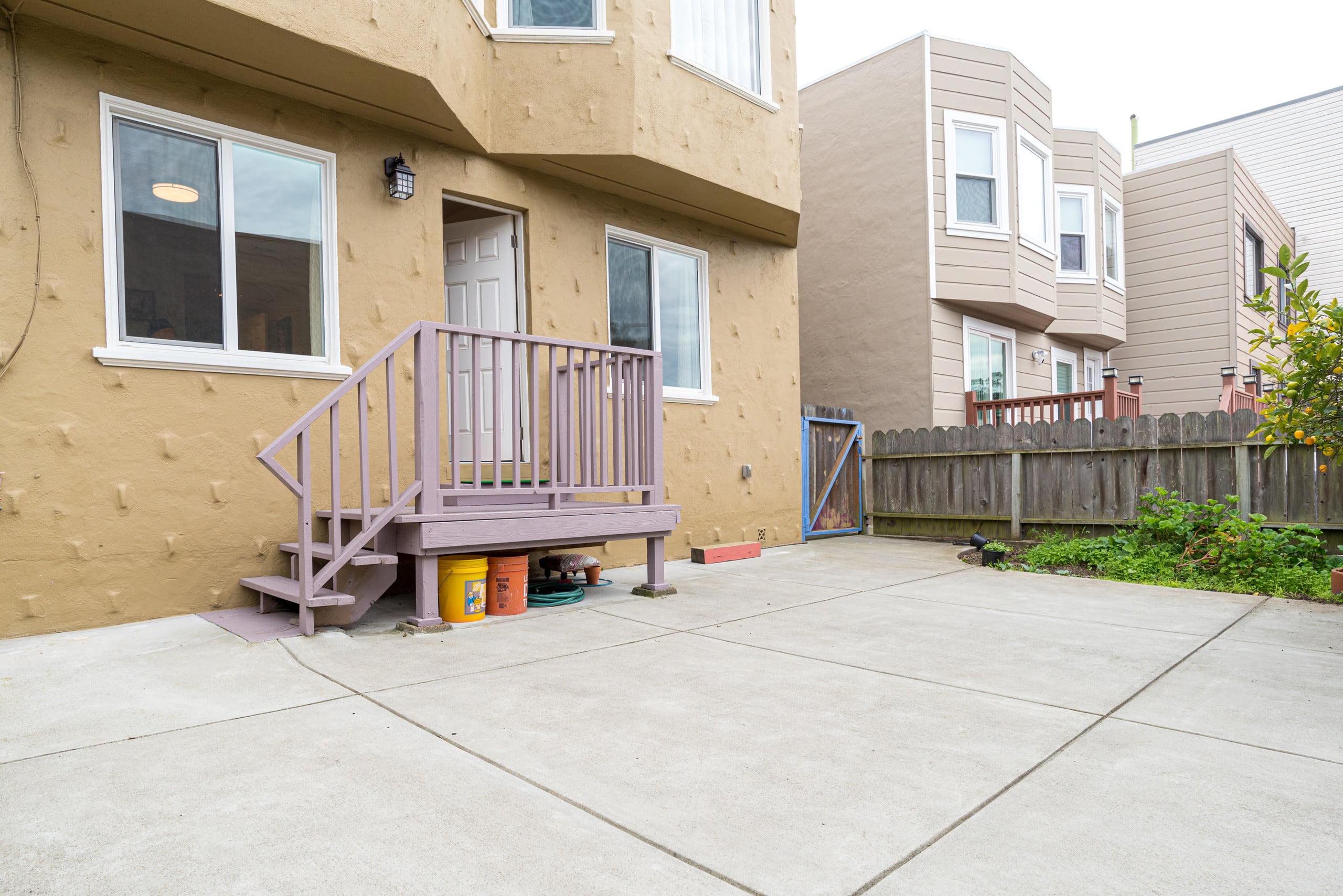 Relaxed 3B/2Ba Home with Private Parking - Image 31