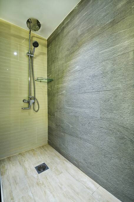 Heliconia Room Toilet