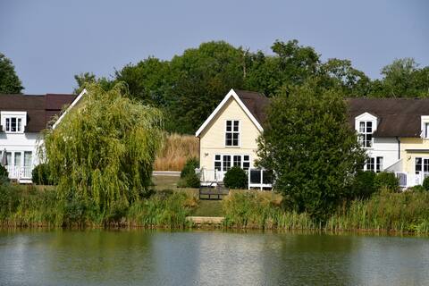 Cotswold Water Park Lodge