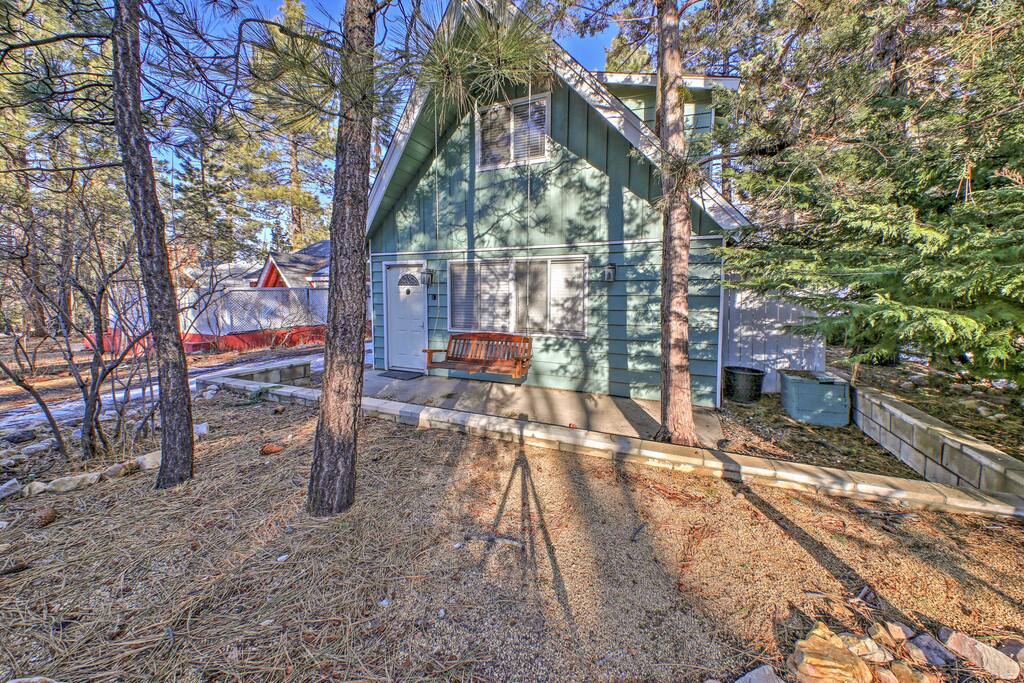 You'll be minutes from Big Bear Lake during your stay!