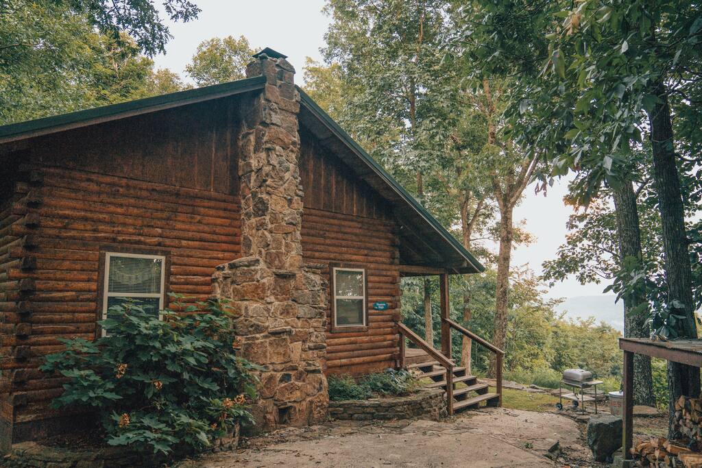 The Mountain Magic's exterior