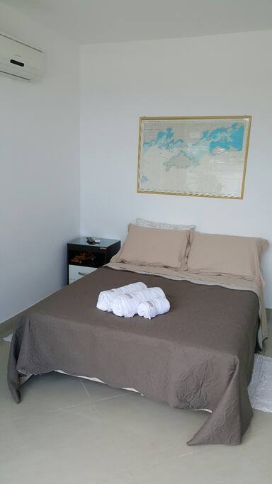 Quarto simples - 1º andar do apto