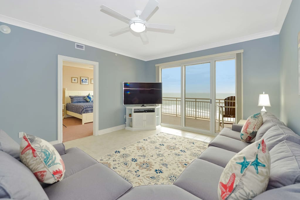 Indoors,Room,Couch,Furniture,Entertainment Center