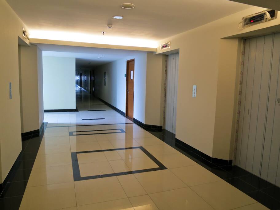 Lift & Alley