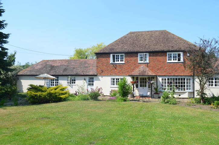 The Bramley Room: Country & Seaside retreat