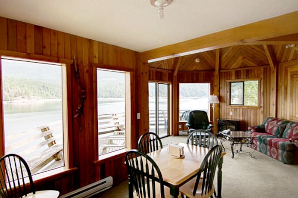 Lovely rustic charm, boasting local wood features