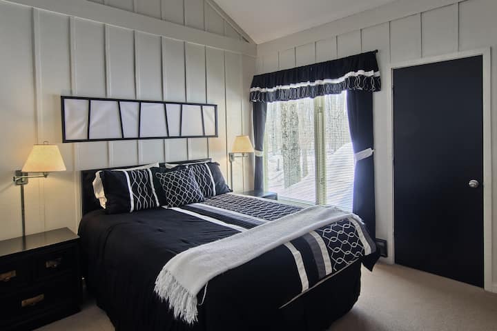 Master Bedroom Main Floor