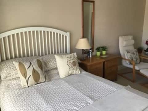 Popular Airbnb listing: Self Contained - Spacious Studio Local to Windsor in Berkshire