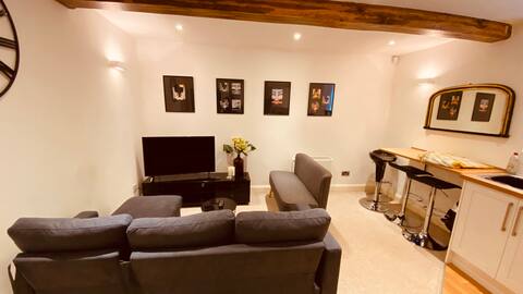 Flat 2 (two bed apartment)