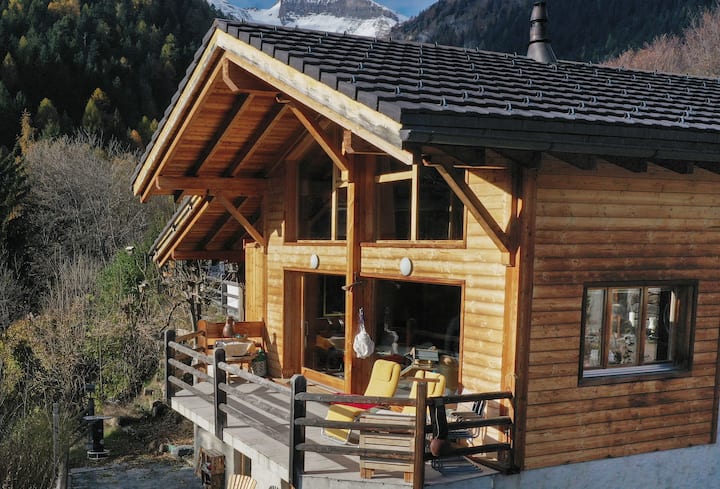 Romantic detour at Appolin's, sublime view,hot tub