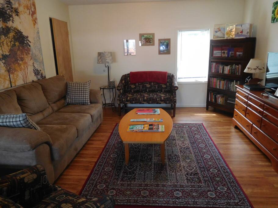 The Library Loft/1BR, 1Bath Furnished Apartment - Apartments for Rent