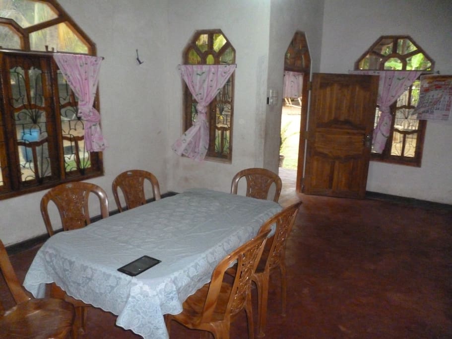 Dinning/ Chilling room
