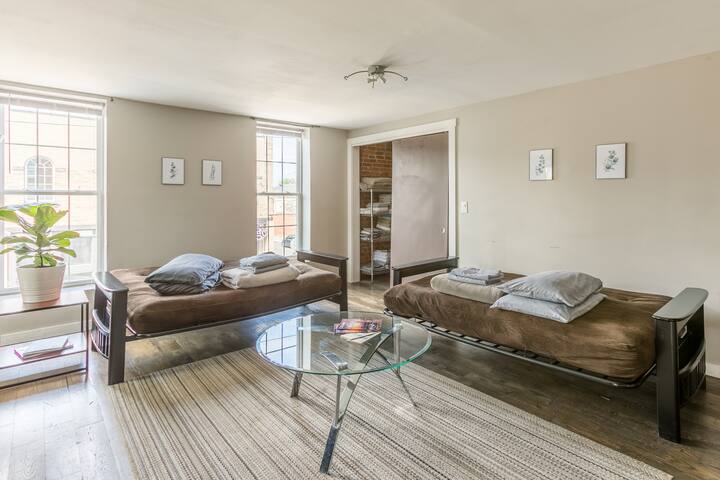 Heart of Olde Towne East Loft gallery image 5