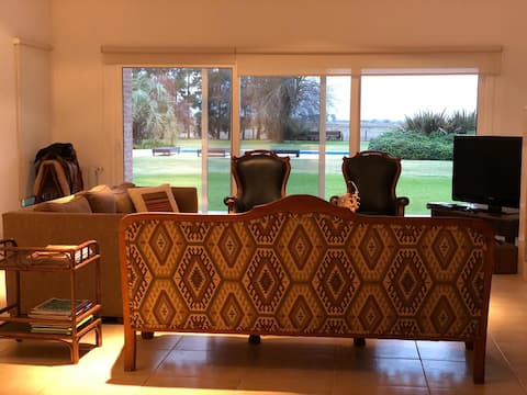 Anuncio de Airbnb popular: Campo La Bohemia en Partido De Lobos