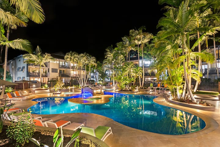 Hastings Street Promenade – French Quarter Resort