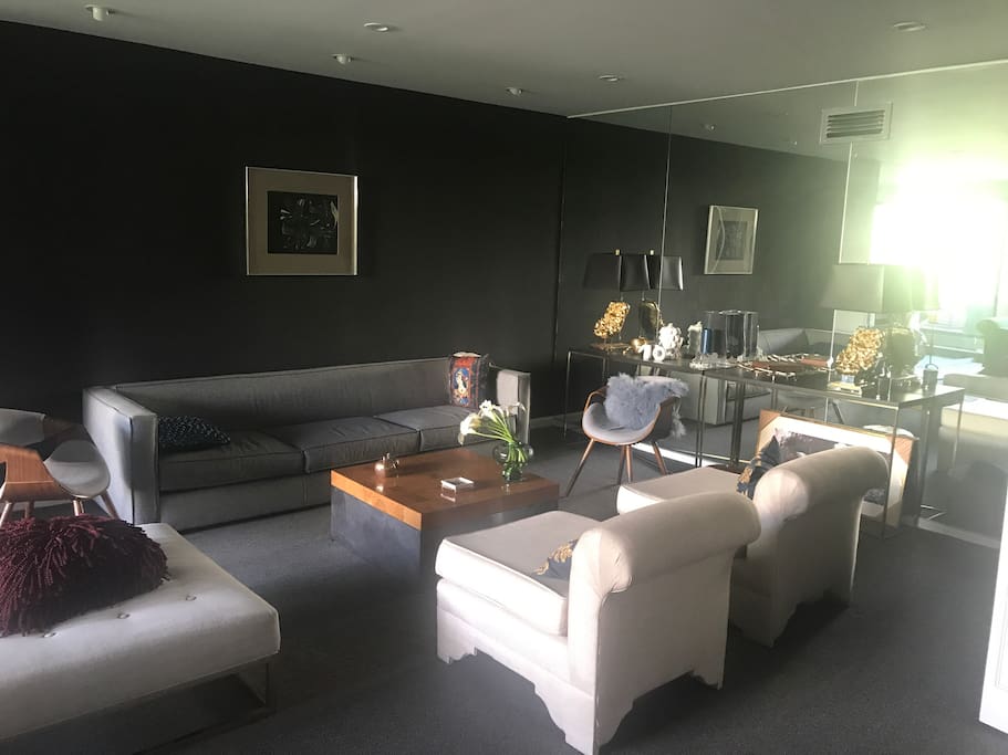 Luxury, quiet apartment in Brentwood