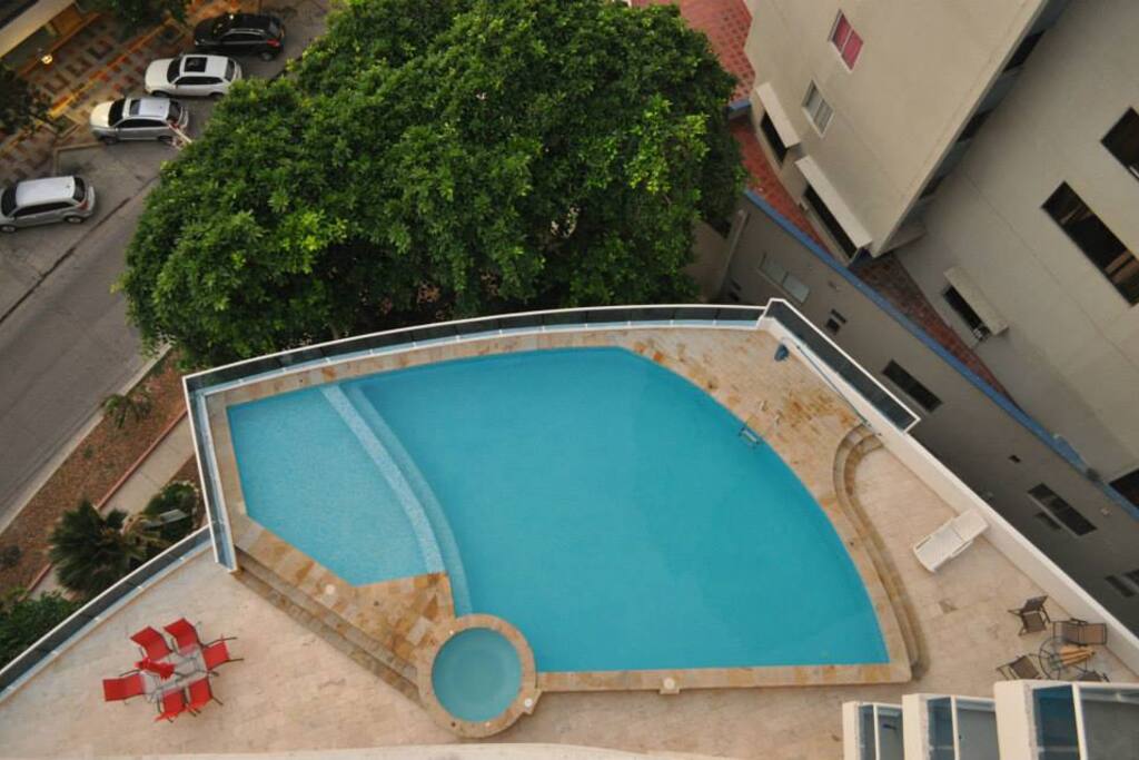 PISCINA CON JACUZZY!!!!!!