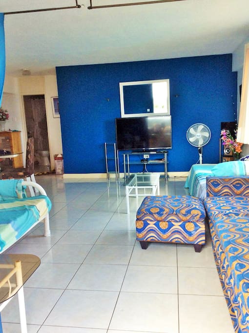 55" T.V. Channels, Bright, Breezy, clean & Comfortable