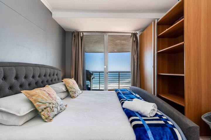 Stunning 3 bed in horizon bay with beautiful views gallery image 5